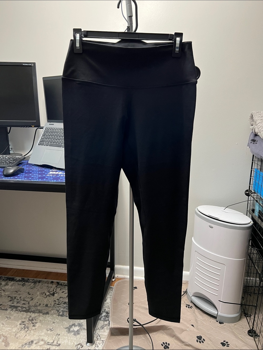 NWOT High-Waist Black Stretch Leggings - Women